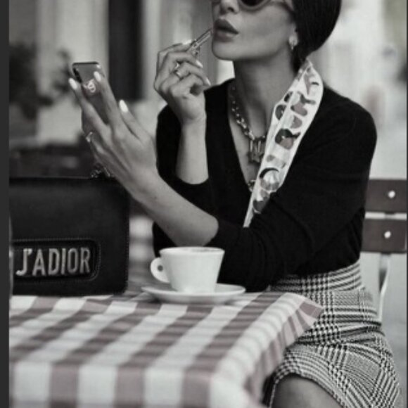 Feeling Generous: Reasonable offers welcome on my curated wardrobe! - Picture 2 of 11